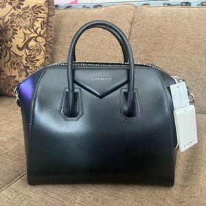 GIVENCHY Antigona Medium